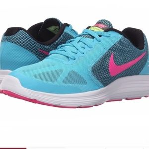 Youth Nike Revolution 3